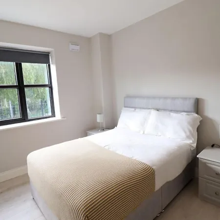 Inviting 2-bed In Apartment *