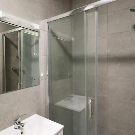 Inviting 2-bed In Daire *