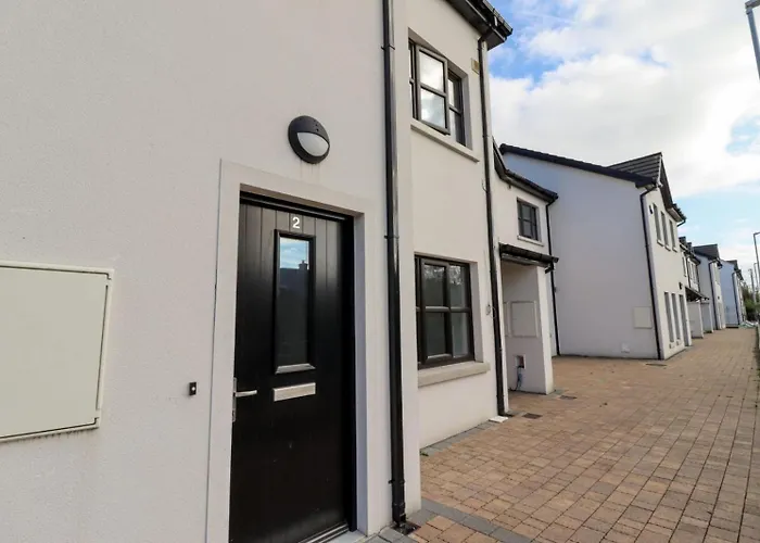 Inviting 2-bed In