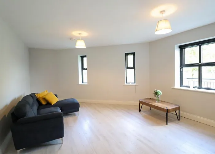 Inviting 2-bed In
