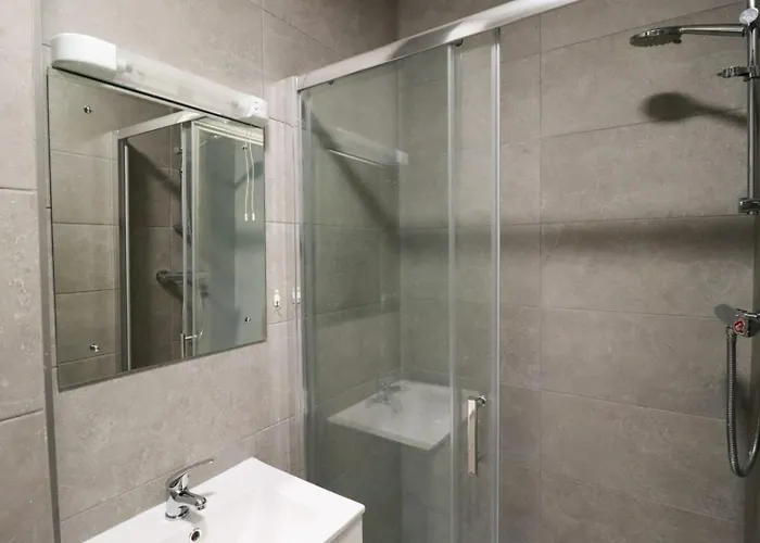 Inviting 2-bed In Apartment *